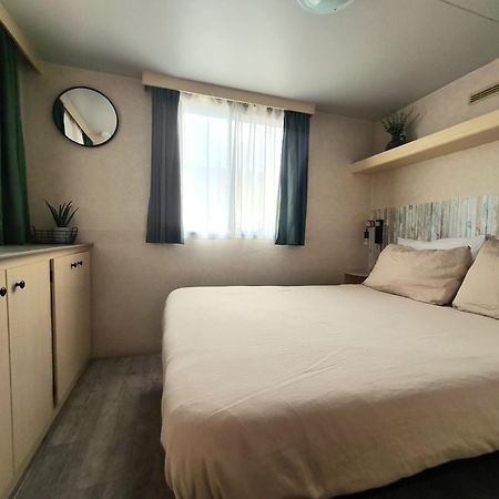 Comfortabele Familie Chalets Met Veranda Incl Airco Dichtbij Zee! Viareggio Dış mekan fotoğraf