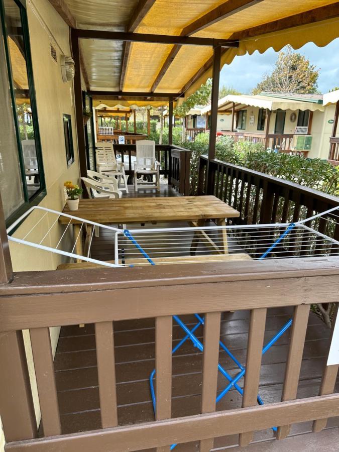 Comfortabele Familie Chalets Met Veranda Incl Airco Dichtbij Zee! Viareggio Dış mekan fotoğraf