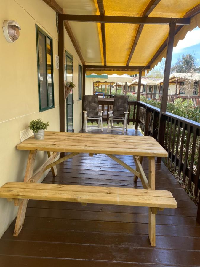 Comfortabele Familie Chalets Met Veranda Incl Airco Dichtbij Zee! Viareggio Dış mekan fotoğraf