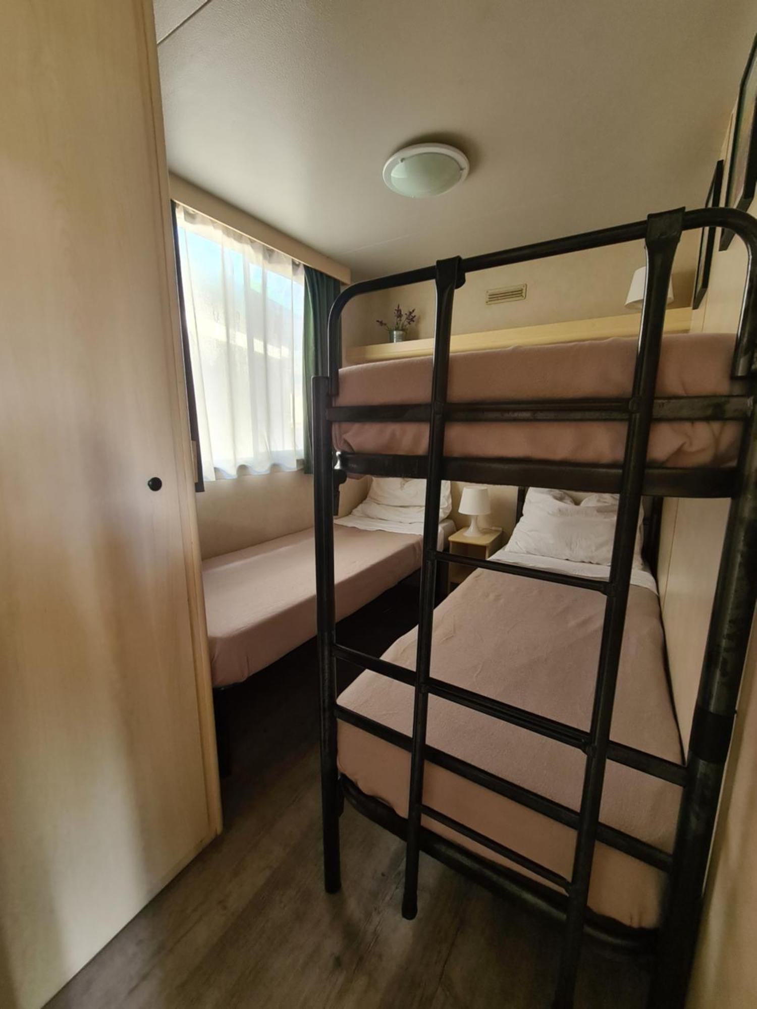 Comfortabele Familie Chalets Met Veranda Incl Airco Dichtbij Zee! Viareggio Dış mekan fotoğraf