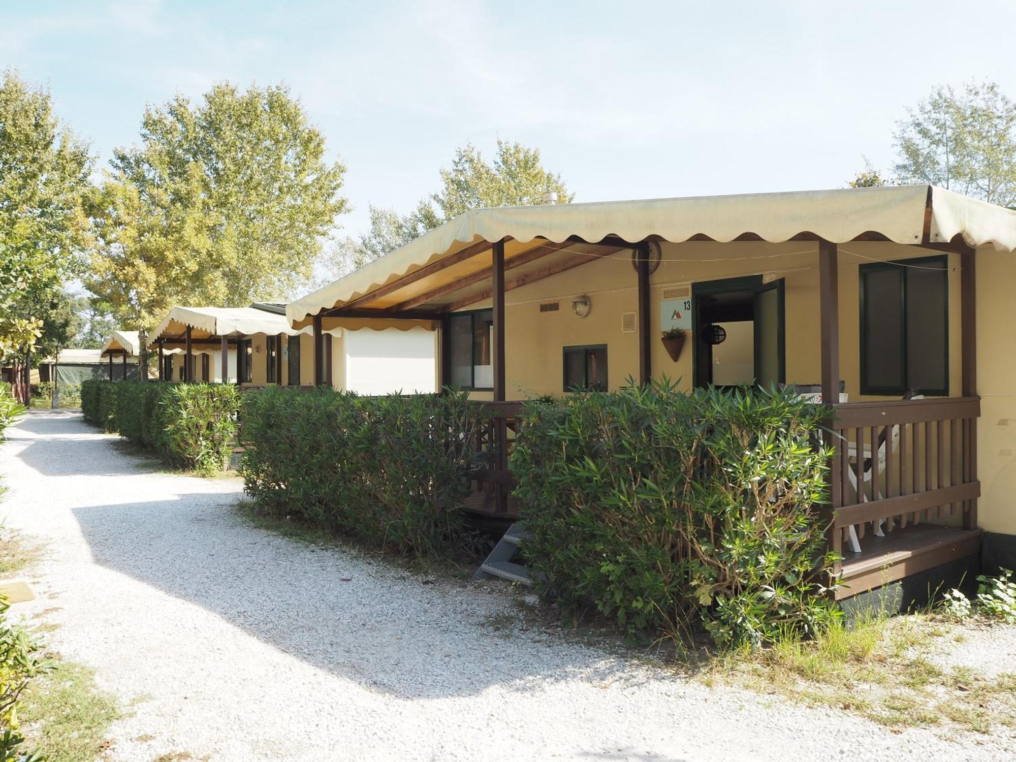 Comfortabele Familie Chalets Met Veranda Incl Airco Dichtbij Zee! Viareggio Dış mekan fotoğraf