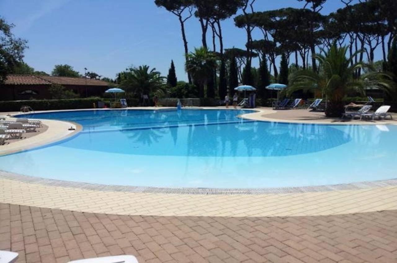 Comfortabele Familie Chalets Met Veranda Incl Airco Dichtbij Zee! Viareggio Dış mekan fotoğraf